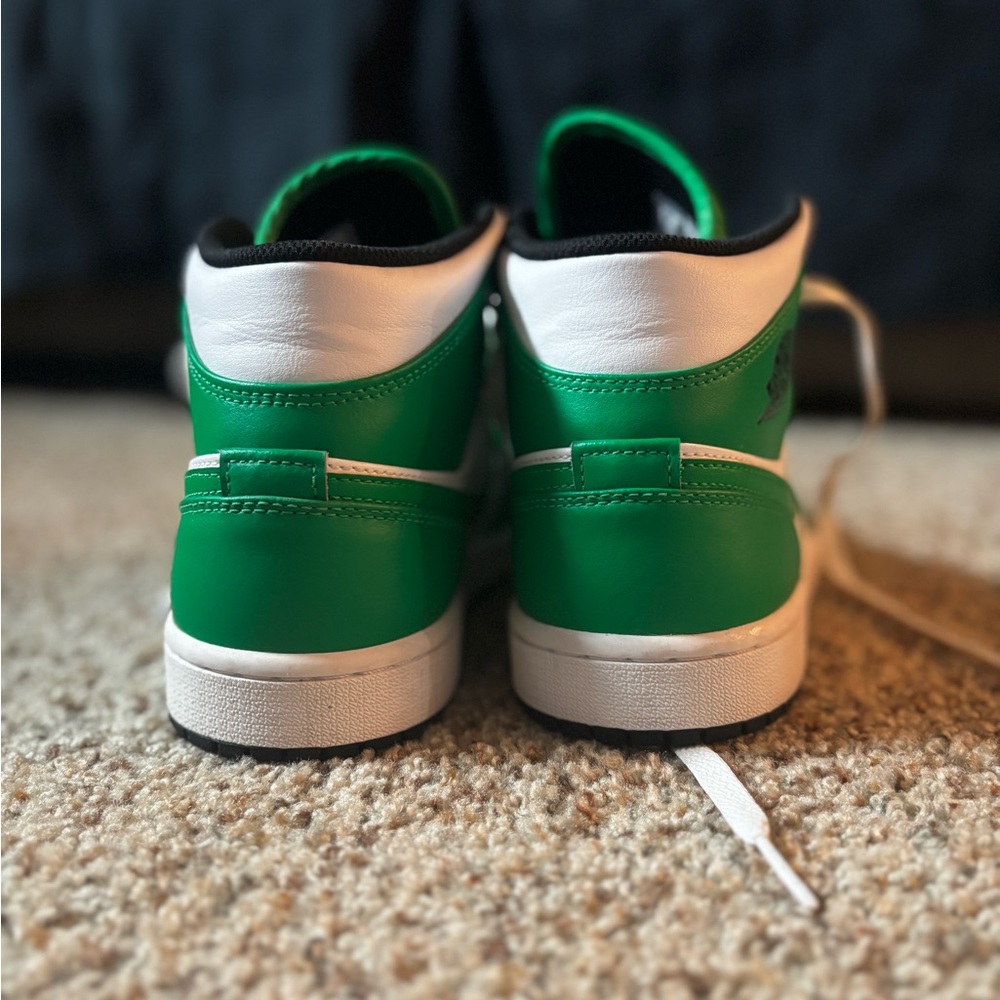 Jordan 1 Mid - Lucky Green - Picture 5 of 5
